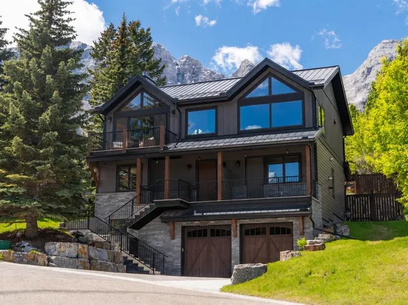 104 NE Rummel Pl, Canmore, AB T1W 2N4