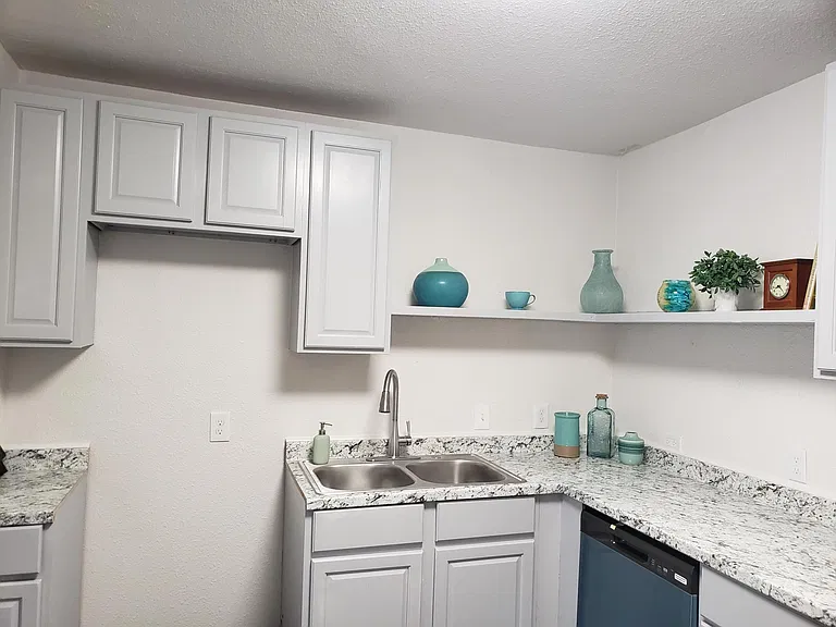 4256 Standish Rd — Photo 15