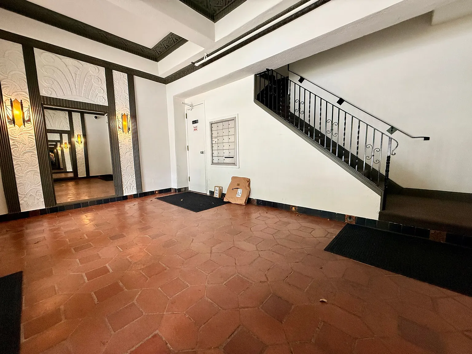 Whipple Manor — Photo 3