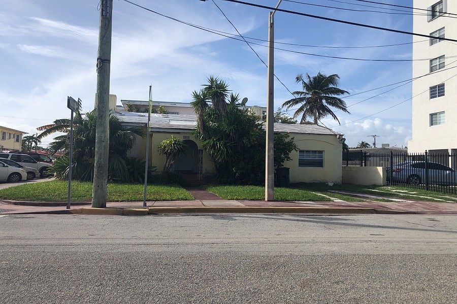1st image of 7800 Byron Ave