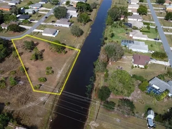 145 Zenith Cir, Fort Myers, FL 33913