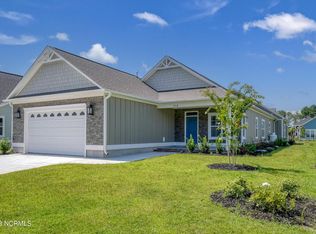 318 Lightning Bug Ln, Holly Ridge, NC 28445