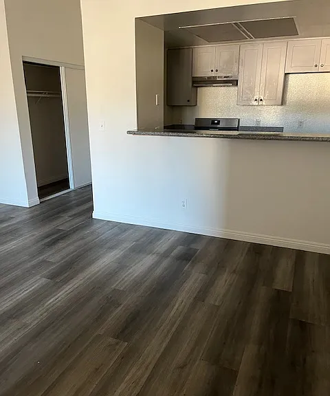 Sycamore Apartments — Photo 5