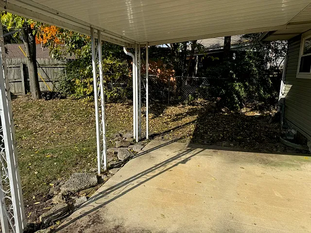 550 S Stadium Dr — Photo 6