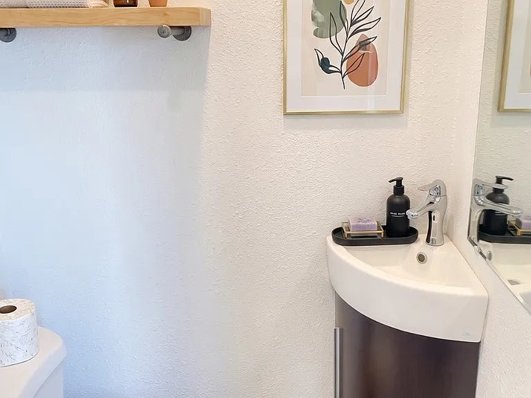 4207 N 27th St #13 — Photo 10
