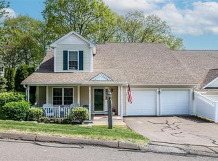 214 Woodlawn Dr #214, Seymour, CT 06483