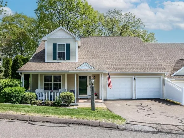 214 Woodlawn Drive #214, Seymour, CT 06483