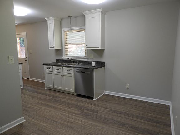 5th image of 147 Crestmont Dr