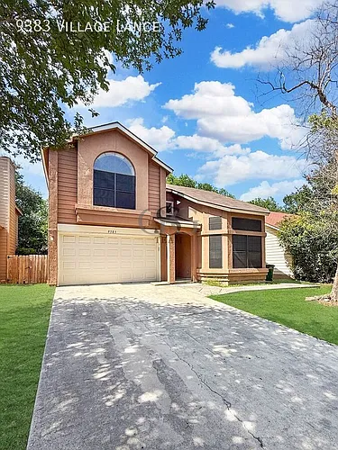 9383 Village Lance Photo 1