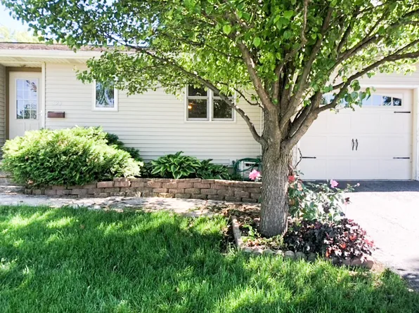 421-423 E Glover St, Ottawa, IL 61350