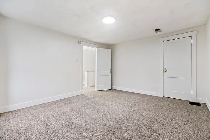 2217 Hawthorne Ave — Photo 4