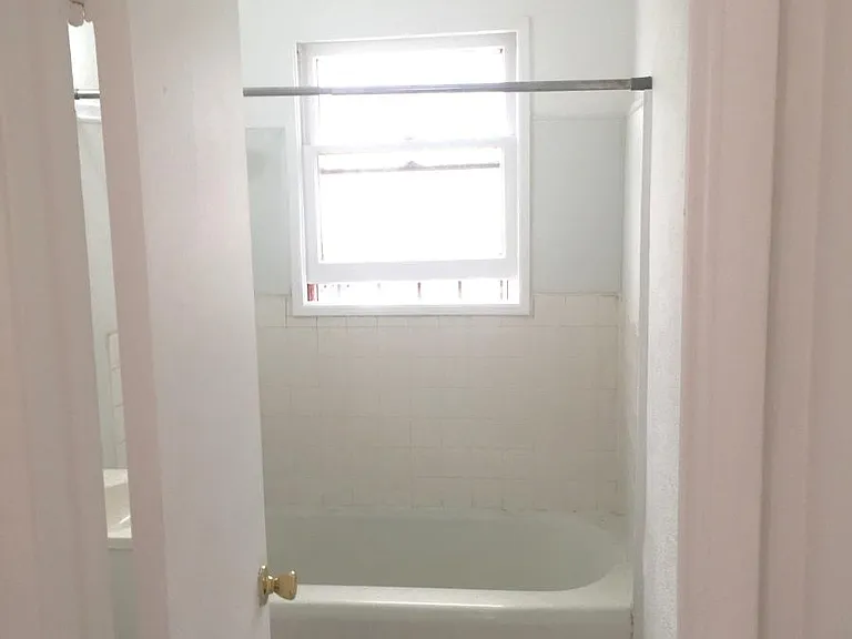 4162 Monroe Ave #B — Photo 3