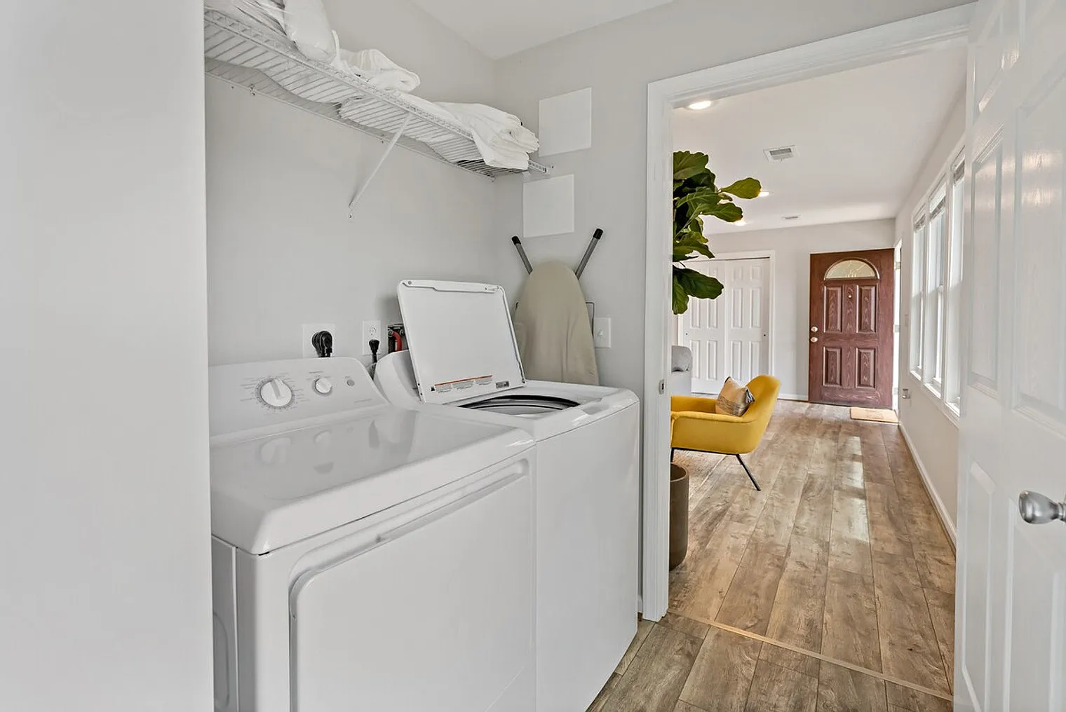 4 bed, 3.0 bath, $8,330 — Photo 4