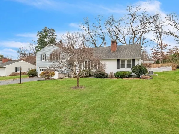 41 Bel Air Dr, Longmeadow, MA 01106