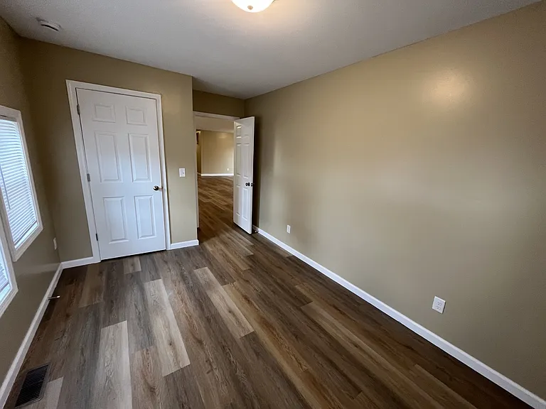 425 Paul Ave — Photo 34
