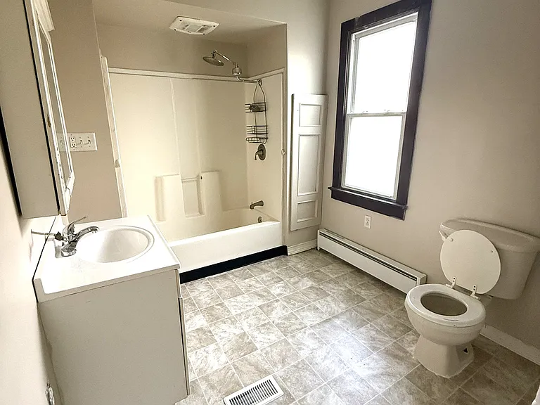 841 Hill St — Photo 12