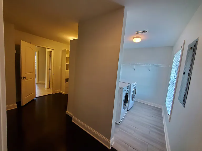 3260 Beacon St — Photo 16