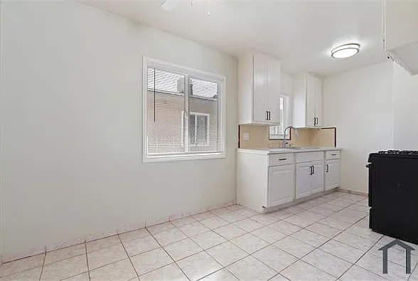 400 E Lancaster Blvd — Photo 4