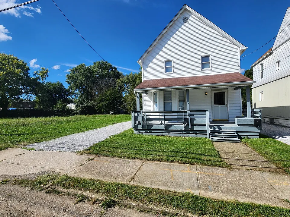 126 14th St NW