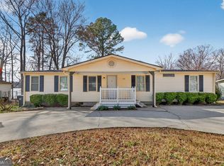 252 Lakeview Dr, Locust Grove, GA 30248