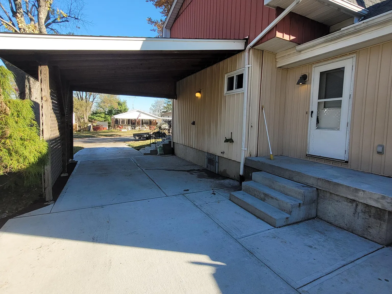 1435 Flesher Ave — Photo 4