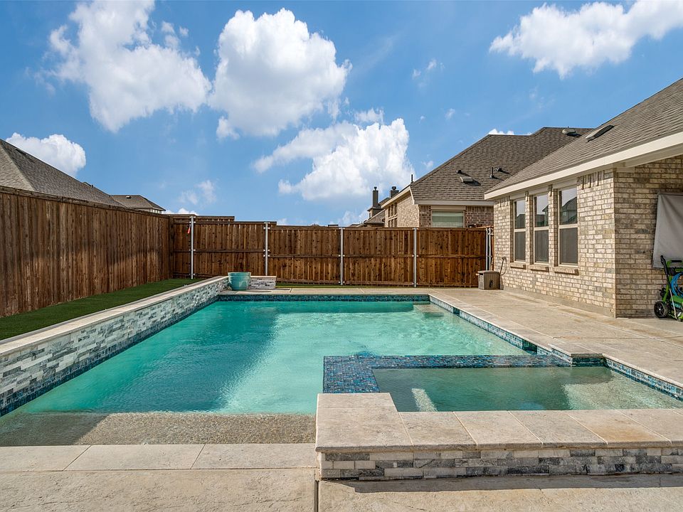 1st image of 5516 Breezy Dr