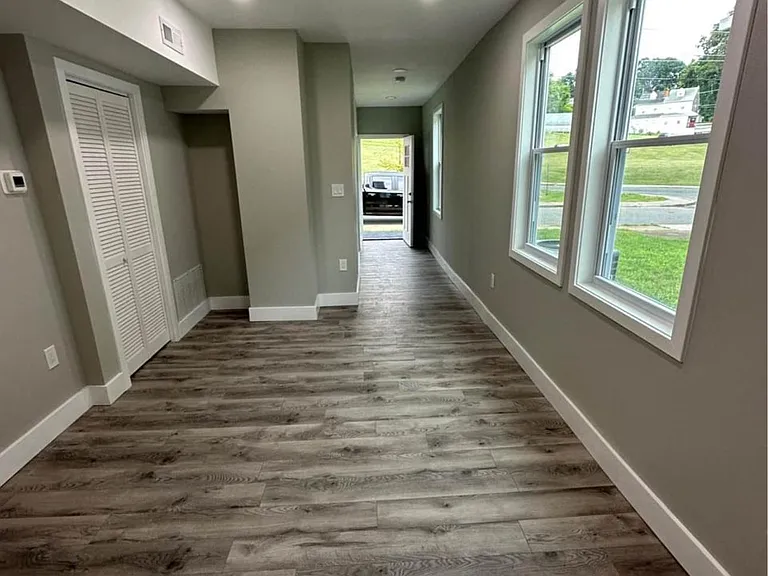 29 Capitol Heights Blvd — Photo 6