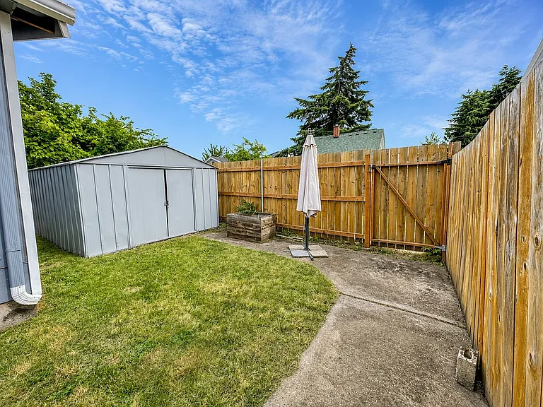 Pardee Duplex (A & B) — Photo 30