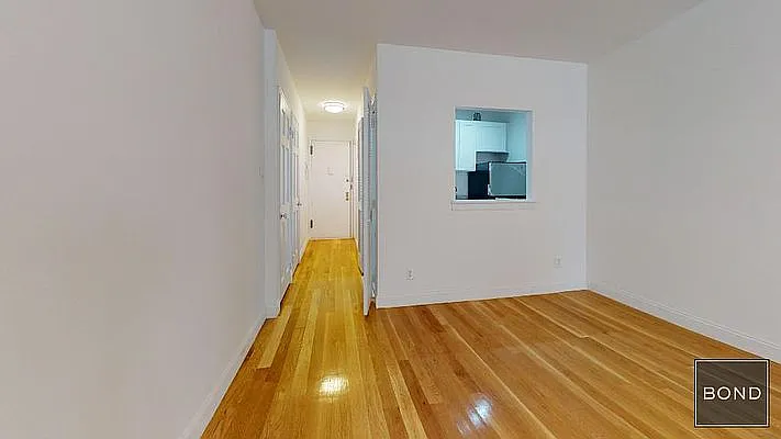 Rented by Bond New York | media 3