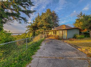197 Harlem Ave NE, Bandon, OR 97411