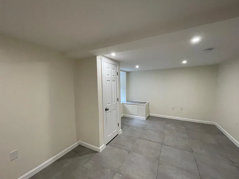 85 Moreland St — Photo 2