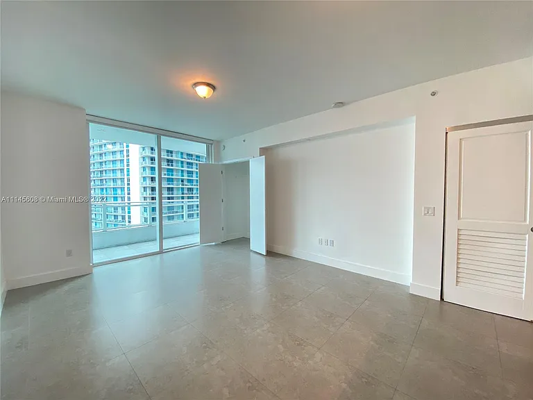 Brickell Ave — Photo 4