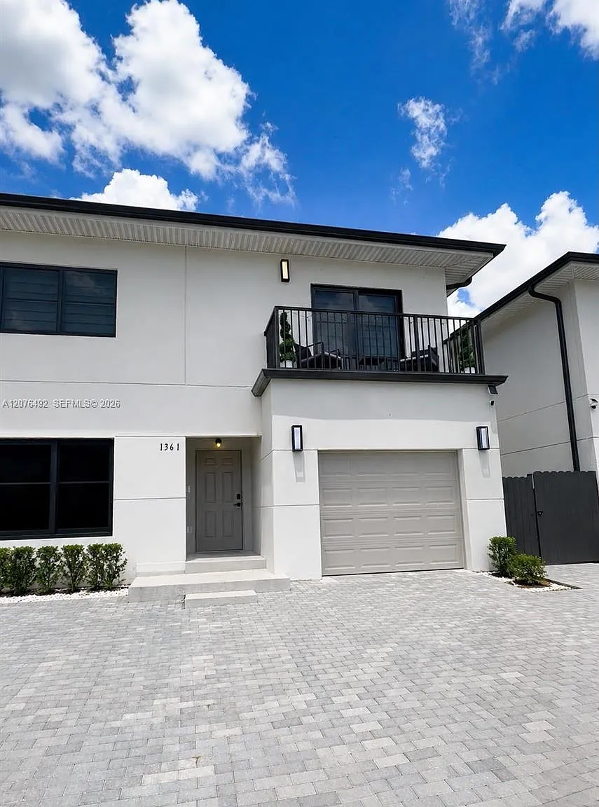 5 bed, 3.0 bath, 1810 sqft, $3,650 — Photo 1