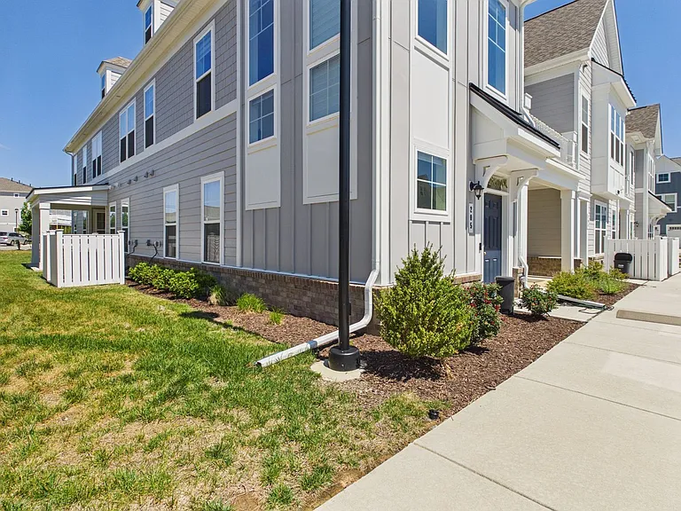 12102 Oxford Landing Dr #204 — Photo 30