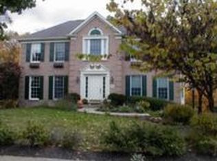 373 Indian Ridge Dr, Coraopolis, PA 15108