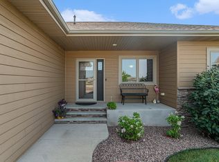 305 S Columbia St, Harrisburg, SD 57032