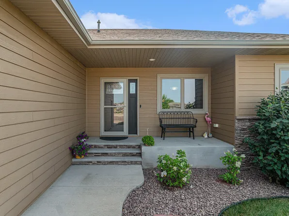 305 S Columbia St, Harrisburg, SD 57032