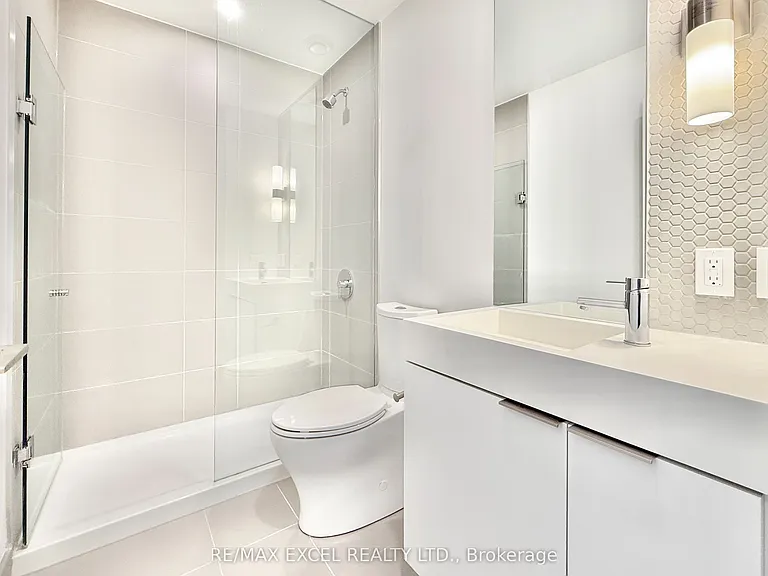 33 Helendale Ave #1012 — Photo 20