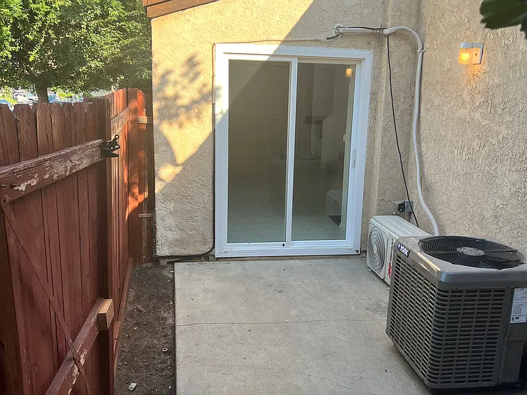 606 Parkview Dr — Photo 20