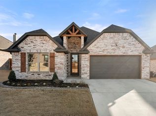 1217 Bear Creek Ave, Weatherford, TX 76086