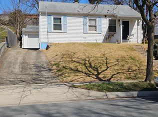 712 Crabb Ave, Rockville, MD 20850