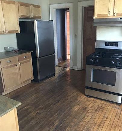 4th image of 304 Highland St #2
