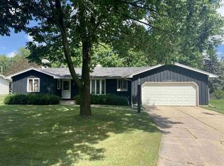 1408 Avondale Dr, Green Bay, WI 54313