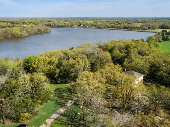 101 Hillside Dr, Wills Point, TX 75169