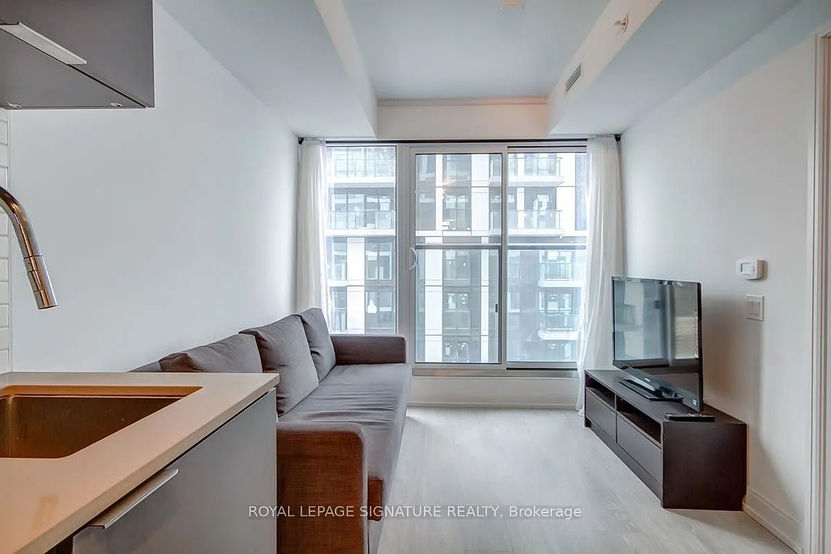 2 bed, $2,400 — Photo 4