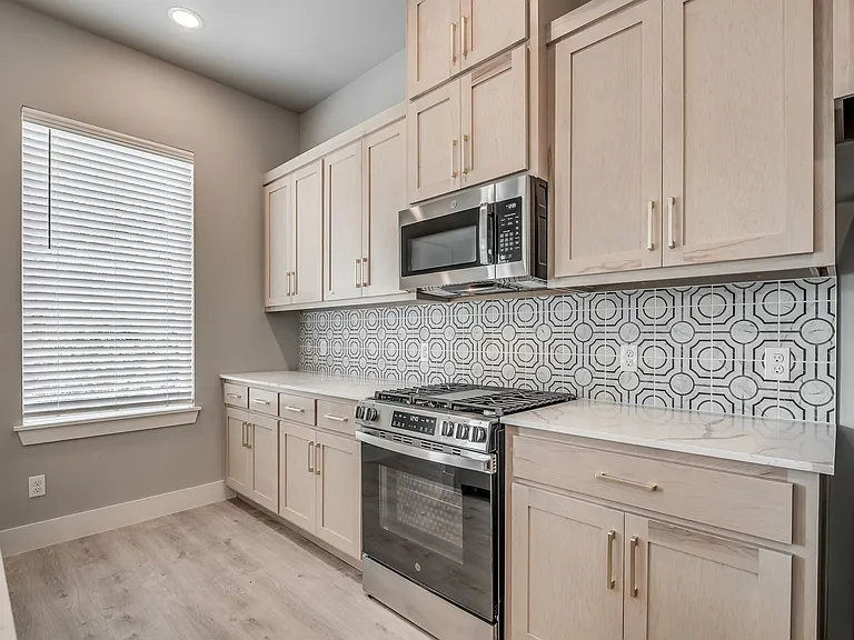 11337 N Blackwelder Ave #B — Photo 13