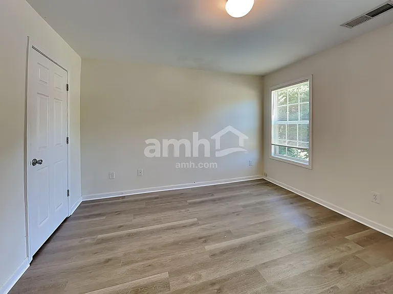 35 Hampton Pl — Photo 20