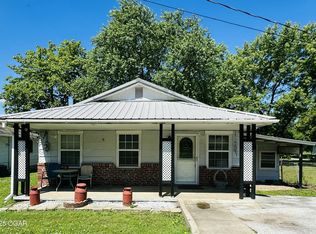 210 S Three Road St, Arma, KS 66712