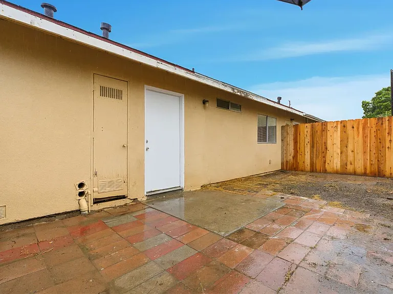 616 S Irwin St #C — Photo 25