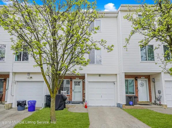 287 Aspen Knolls Way, Staten Island, NY 10312